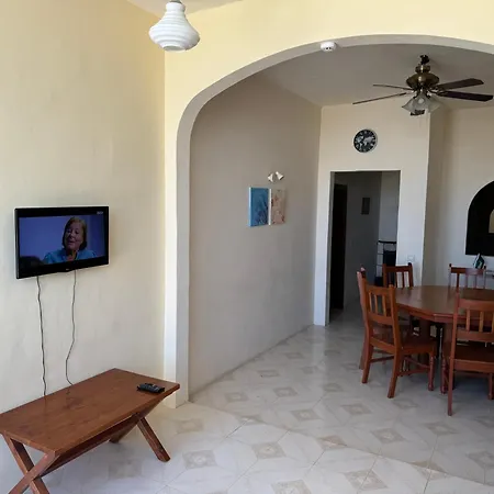 Country Views Apartment *